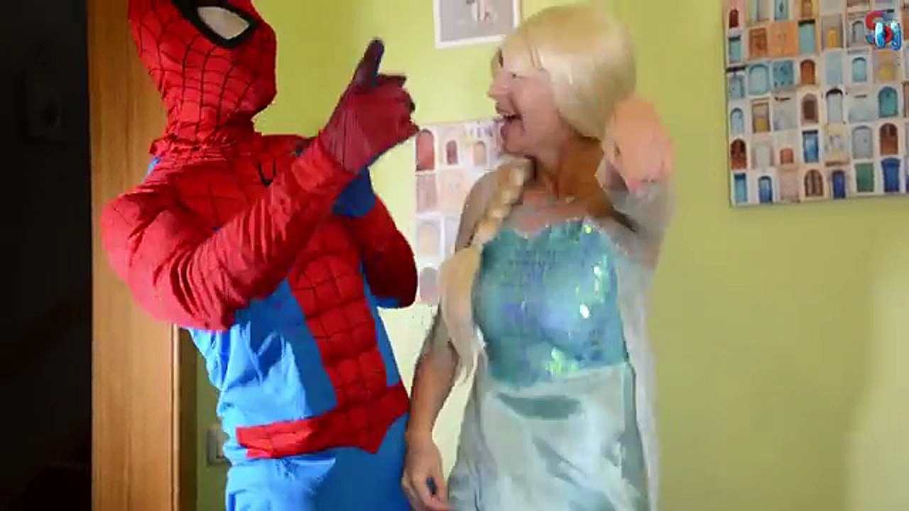 Frozen Elsa CAR BALLOON PRANK! w/ Spiderman Maleficent Joker Anna Rapunzel Candy! Superher