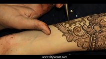 Latest Pakistani Henna Mehndi Designs For Eid, Diwali, Weddings, Party