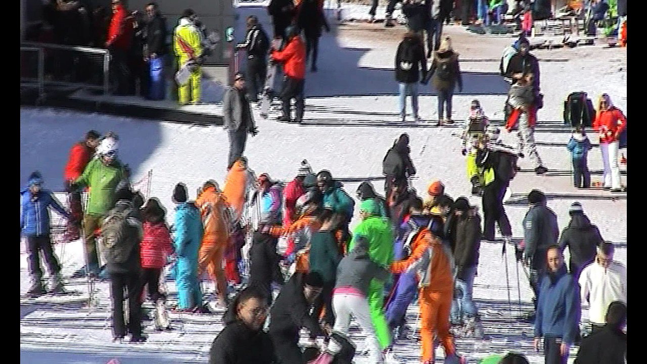 Κατάμεστο από κόσμο το Χιονοδρομικό Κέντρο Παρνασσού