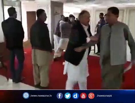 Javed Latif is Abusing Murad Saeed and Got Punched