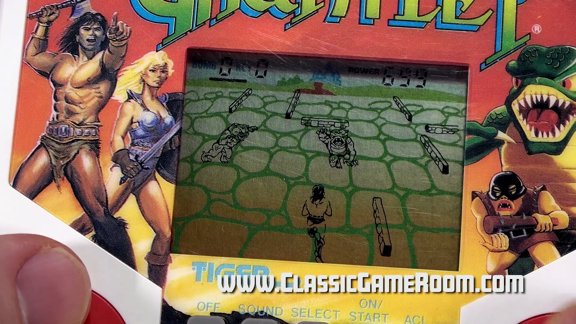 ⁣Classic Game Room - ELECTRONIC GAUNTLET Tiger LCD game review