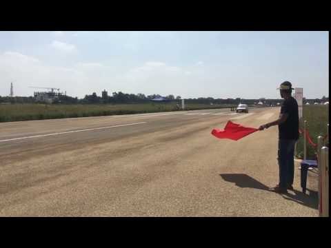 Vroom Drag Race 2016 | Jakkur, Bangalore | Cars 2 - DriveSpark