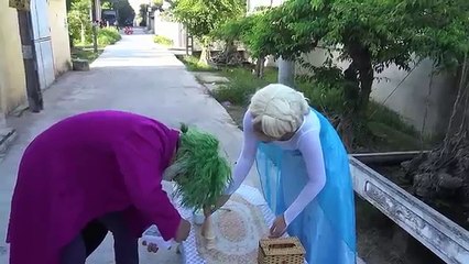 Человек-паук против Джокера похитить замороженные elsa шантаж удовольствие Супергерои кино в реальной жизни