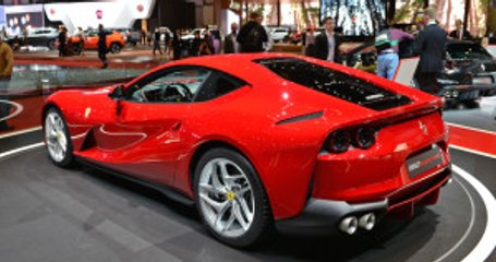 Mesut Özil, Arsenal'in Teklifini Kabul Ederse 25 Tane Ferrari Alabilir