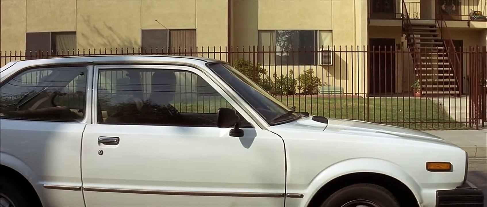 Pulp Fiction - The Flowers on the wall