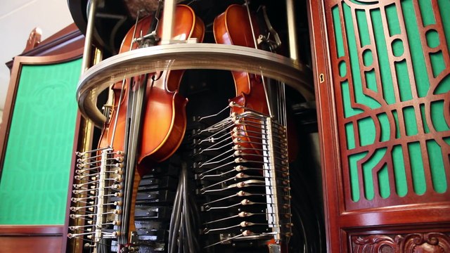 Cette machine joue du violon toute seule !