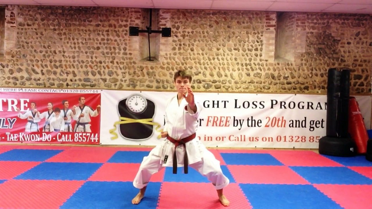 Il apprend le Karaté en quelques années.. champion national !