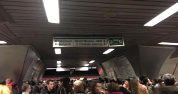 İstanbul'da Yenikapı-Hacıosman Metrosunda Seferler Durdu