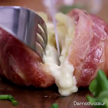 Découvrez le gâteau de lard et de pomme de terre : une recette tout simplement délicieuse