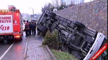 Ümraniye’de çevik kuvvet polislerini taşıyan otobüs devrildi: 5 Yaralı