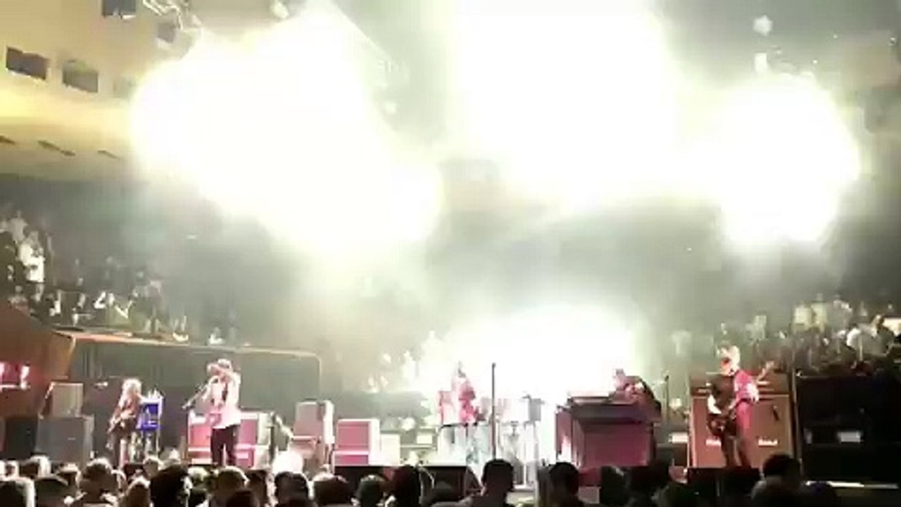 Kasabian cover Daft Punk ‘Around The World’ as they kick off 2017 world tour