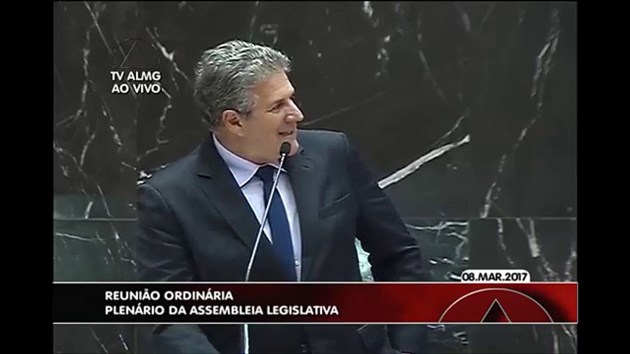 João Leite diz que gosta do modelo "mulher silenciosa"