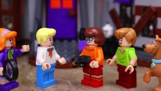 Scooby Doo Lego Mystery Mansion Finds Robin and Batman Legos with Shaggy Freddy Daphne and Velma-3igMb