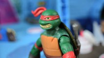 Ninja Turtles Donatello Builds MetalHead! Part 1- Mikey Uses Him To Do Chores! - TMNT Toys-LjpI