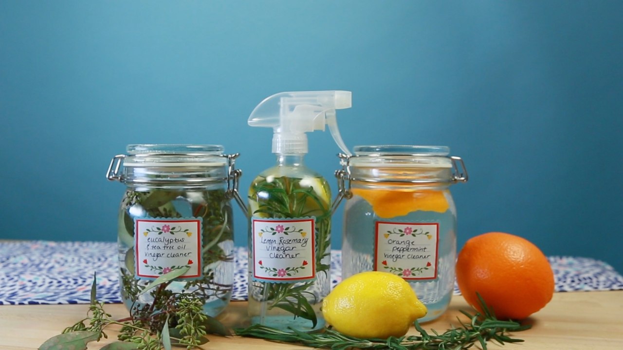 3 Ways to Make Scented Vinegar Cleaners