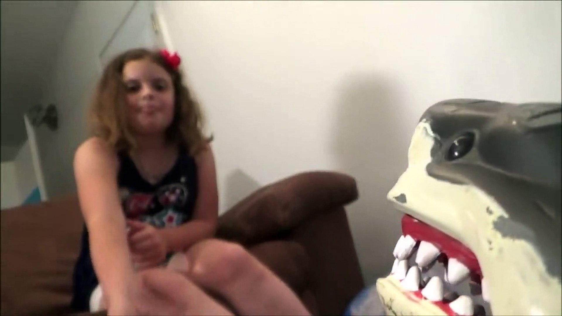 ⁣Playing Catch With My Pet Shark 'Shopkins Are His Favorite Snack' Toy Freaks-Idm-js