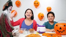 DIY Halloween Recipes - Halloween Cookies & Oreo cookies challenge! Halloween snacks for kids-9Jq