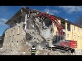 Amatrice (RI) - Terremoto, demolizione ospedale Grifoni (04.03.17)