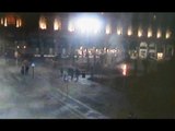 Milano - Palme incendiate in Piazza Duomo, le immagini (20.02.17)