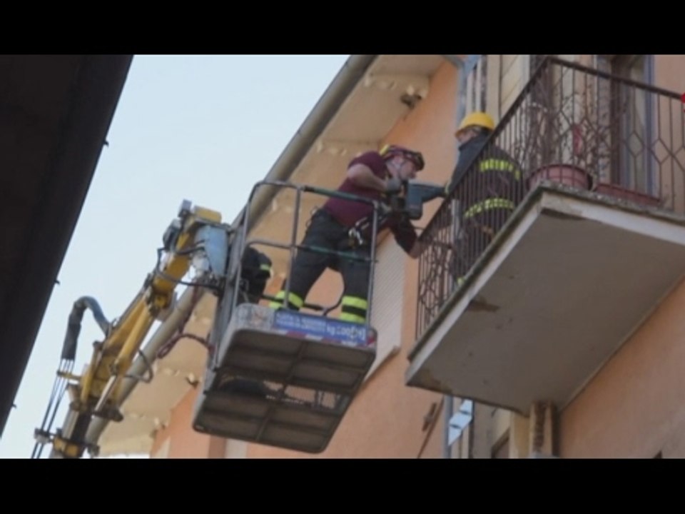 Cascia (PG) - Terremoto, messa in sicurezza edificio in Via del Plebiscito (17.02.17)