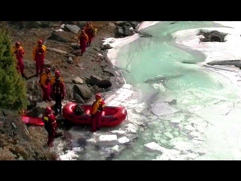 Torino - Esercitazione dei Vigili del Fuoco al lago ghiacciato del Moncenisio (03.03.17)