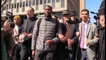 Marchan en Nueva York en apoyo a un activista amenazado con ser deportado