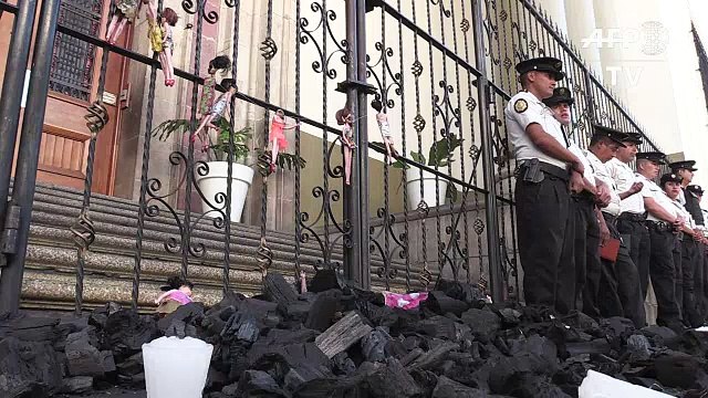 Guatemala/foyer incendié: manif devant la présidence