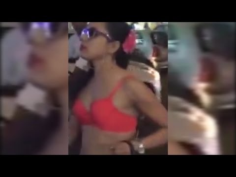 Jaipur Girl in bikini roams on streets, video goes viral