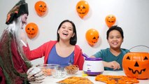 DIY Halloween Recipes - Halloween Cookies & Oreo cookies challenge! Halloween snacks for kids-9Jq