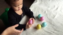 Learns ABC Phonics Alphabets opening plastic surprise eggs and ABC song-JIe28OM