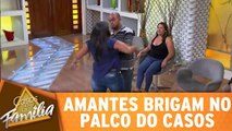 Amantes brigam no palco do Casos