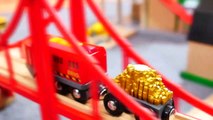 Toys Demo - BRIO Cars & Trains - BARRIER RULES! Toy Railway Trains & Trucks Videos for Kids-0IMyR