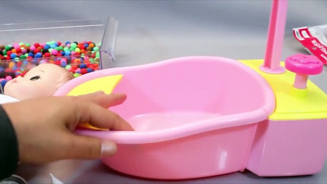 Baby Doll Bath Time Doctor Syringe Play Doh Toy Surprise Slime Learn Colors-lNrcHiWR