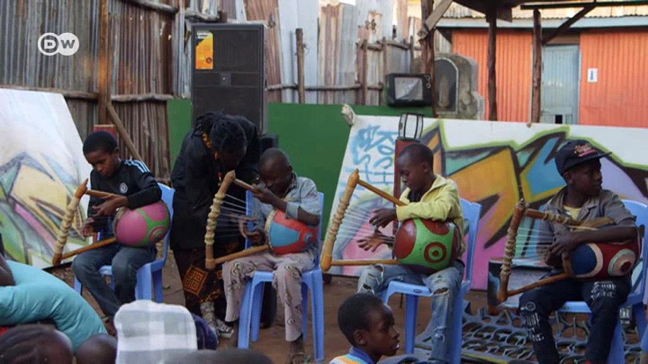 Kenia: Alte Instrumente mit neuem Klang | DW Nachrichten
