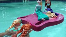 Lifeguard RESCUES toddler ANNA ! Cute bird around! Diving - Playing - Splash - Swim - Toddler ELSA-Bz