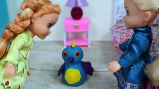 Anna And Elsa Toddlers Hatchimal Afraid Of Toilet Monster! - Elsa And Anna-a93J