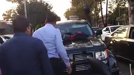 E kapi gruan me dashnorin, as policia nuk mundi ta shpëtojë nga burri i tërbuar