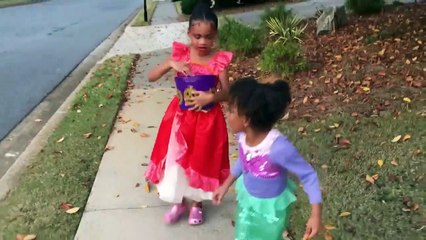 Halloween Trick or Treat Kids Candy Toy Surprise _ Bad Babies In Real life-ecX