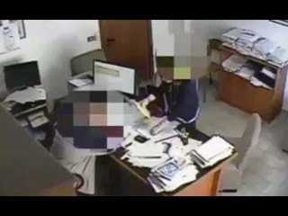 Lecce - Bustarelle in cambio di consulenze, sospeso dirigente Conservatoria (11.02.17)