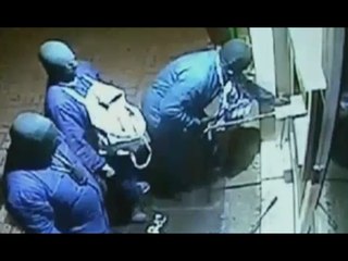 Bari - Scassinavano i bancomat con esplosivo, 11 arresti (07.02.17)