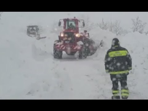 Acquasanta Terme (AP) - Terremoto, ragazzo isolato in una casa (19.01.17)