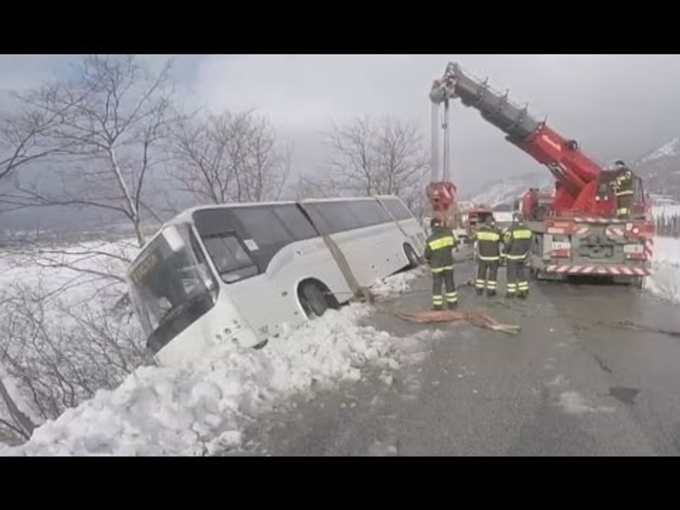 Sigillo (PG) - Autobus finisce fuori strada, due feriti (19.01.17)