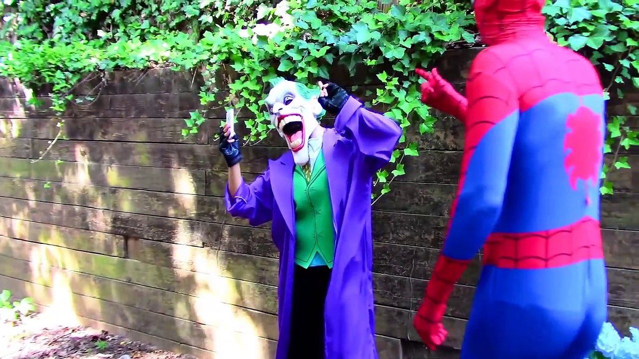 30 Min+: Spiderman, Elsa, Spiderbaby, Snow White: Funny superheroes in real life