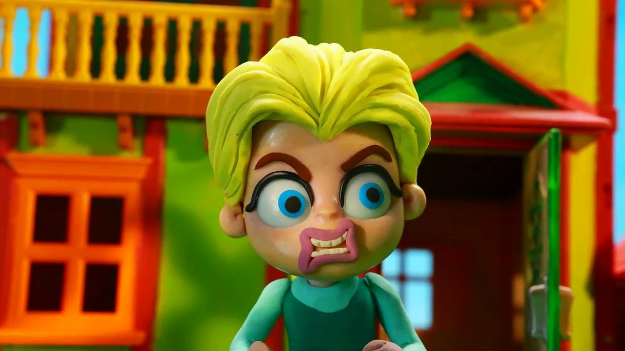 Hulk Hamburger Battle! Play Doh Food Fight Superheroes in Real Life Animations-kfTqaRSJtRw