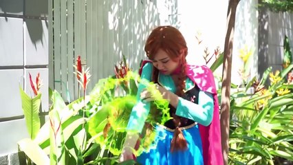 Spiderman, Frozen Elsa kiss Frozen Anna Spiderman Cry Gym Prank Fun Superhero Real Life #20
