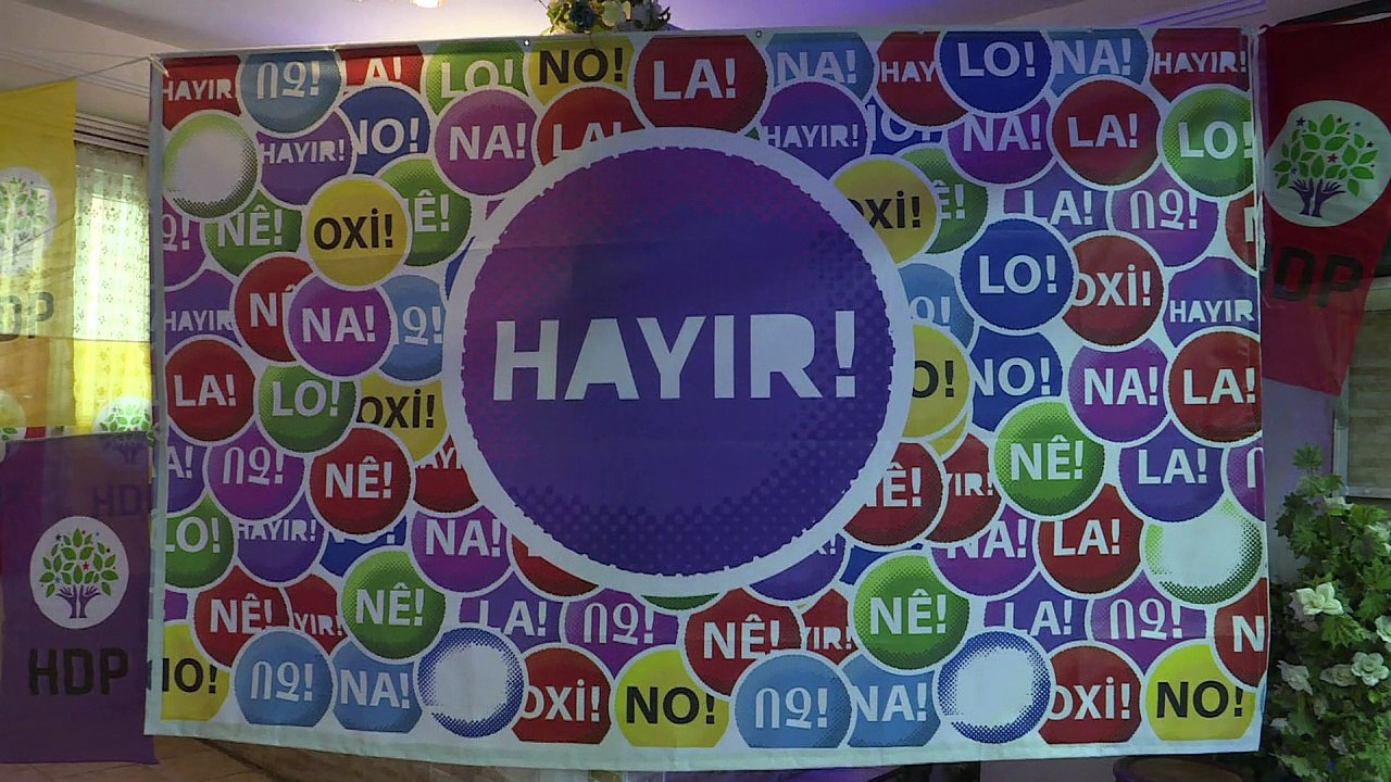 An Bord der 'Nein'-Kampagne zum Referendum in der Türkei