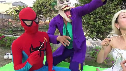 Spider-man vs Joker Kidnaps SANTA w/ Elsa SuperGirl in Bag Surprise Eggs Funny Super Prank