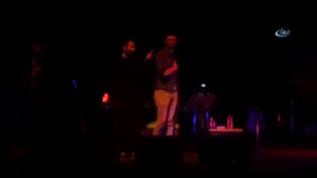 Halil Sezai Konserinde Sürpriz Evlenme Teklifi