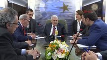 Başbakan Yıldırım, KKTC Dönüşü Uçakta Gazetecilerin Sorularını Yanıtladı