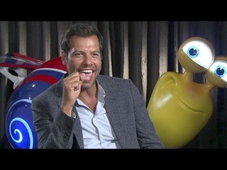 Laurent Lafitte sécrète de la bave dans le rôle de TURBO